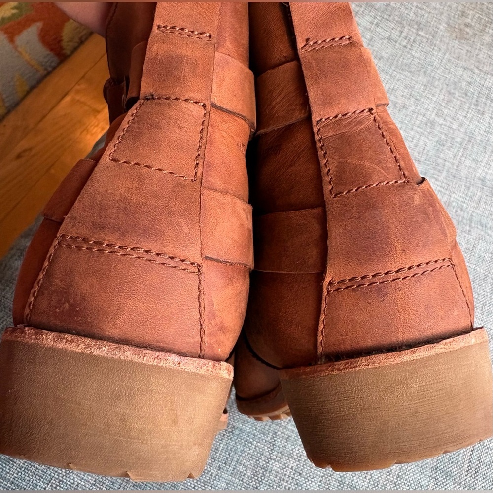 Teva Waterproof Brown Leather Ankle Boot w Climber’s Rope Inspired Laces  9 - Picture 6 of 10